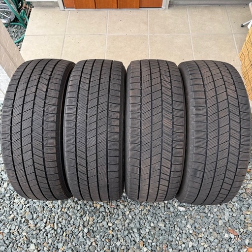 215/55R17 ブリヂストン ブリザック VRX3 スタッドレスタイヤ4本 溝有