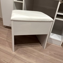 ドレッサー　白　椅子付き　鏡収納付きの画像