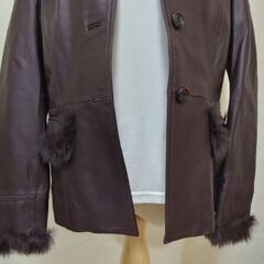 ブルゾン　革　レディース　ダークレッドの画像