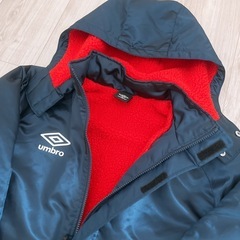 160 umbro フード付きベンチコート ネイビー/レッドの画像
