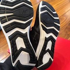 New Balance Nergize ブラック スニーカー未使用24.5の画像