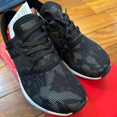 New Balance Nergize ブラック スニーカー未使用24.5の画像