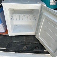 1ドア冷凍庫  SUN RUCK
の画像