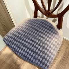 20日まで引取りの方7,000円！クラシック 木製ダイニングチェア／アンティーク　HURTADO スペイン製　の画像