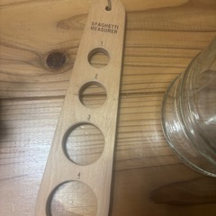 パスタ用キャニスターと計量バーの画像