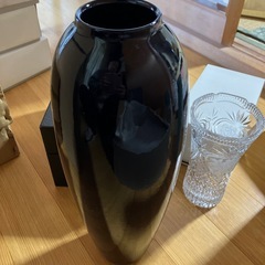 花瓶1個100円からの画像