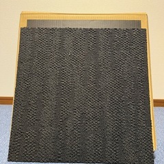 新品　サンゲツ タイル カーペット　ラグ 黒の画像
