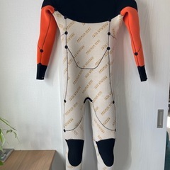 サーフィン　ウェットスーツ　セミドライの画像