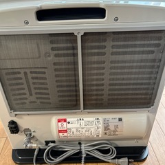 まもなく削除します。なので値下げ♥️早い者勝ち。美品♥️リンナイ ガスファンヒーター SRC-365E ホワイト プロパンガス」の画像