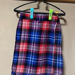 タータンチェックの巻きスカートの画像