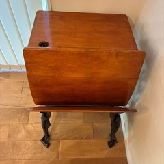 アンティーク机の画像