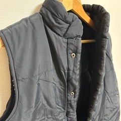 ベストダウン　黒　フード付き（脱着可能）の画像