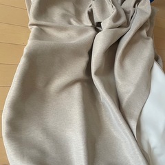 ベージュカーテン170〜180cm2枚の画像