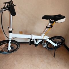 折り畳み自転車の画像