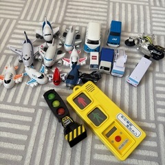 車のおもちゃ　セットの画像