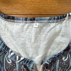 黒パンツ、トップスセットの画像