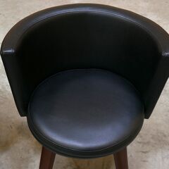 ≪zyt2639ジ限≫ [2脚セット] 回転ラウンジチェア ブラック　　　回転チェア/ダイニングチェア/ソファ/おしゃれ/中古家具/リユースストレージ仙台 071130-01の画像