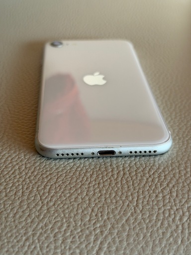 Apple iPhone SE3 128GB（第3世代）スターライト
