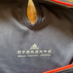 adidasランニングウェア200円です。来週処分します。の画像