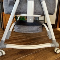 UBRAVOOベビーベッドの画像