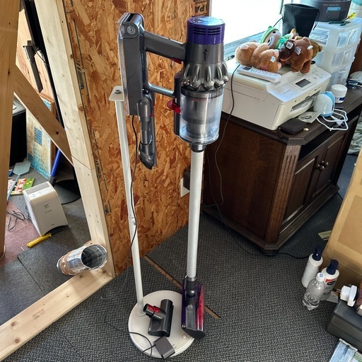 ダイソン Dyson V10 スタンド付き動作確認済みです。 (Tetsu ) つくば