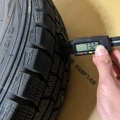 175/65r15 スタッドレスタイヤダンロップとアルミホイール4本セットの画像