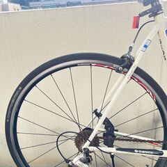 GIOS(ジオス)クロスバイク AMPIO(アンピーオ)ホワイト １８段変速 700c　引取専用の画像