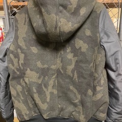 GLOBAL WORK 迷彩 フード付きジャケット Sサイズの画像
