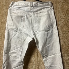 GU 白 デニム ストレートパンツ ホワイト ジーンズ　サイズ31の画像