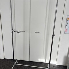 キャスター付きハンガーラックの画像