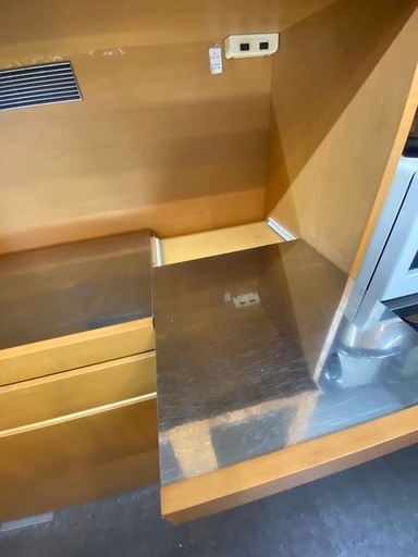 ナチュラルウッド食器棚 ガラス扉付き 矢木工作所