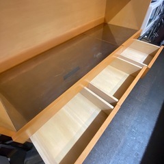 ナチュラルウッド食器棚 ガラス扉付き　矢木工作所の画像