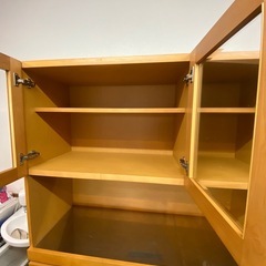 ナチュラルウッド食器棚 ガラス扉付き　矢木工作所の画像