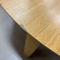 4人用テーブルの画像