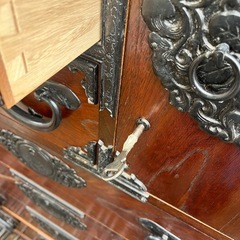 昭和レトロ　和箪笥 時代箪笥 箪笥 収納家具 和家具 装飾金具　引き出し　タンス　鍵付きの画像