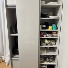 食器棚　カップボードの画像