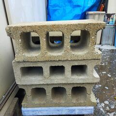 【年末年始営業のお知らせ】12月29日～1月4日までお休みとさせていただきます△ コンクリートブロック 7点おまとめ 大多め 汚れ、欠けありの画像