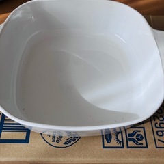 蓋付ホーロー鍋の画像