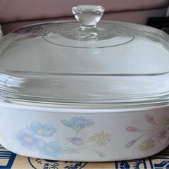 蓋付ホーロー鍋の画像