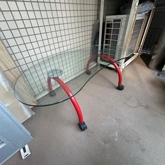 欧風ガラスローテーブルの画像