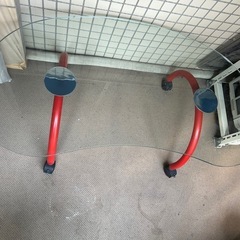 欧風ガラスローテーブルの画像