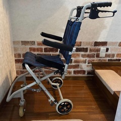 介助用車椅子　のっぴー　折りたたみ　コンパクト　マキテック　ノーパンク　専用袋
の画像