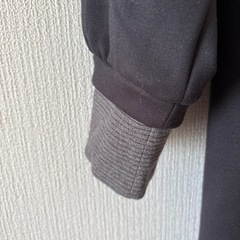 首元、手首暖かいロングワンピの画像