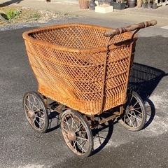 昭和レトロ 乳母車の画像