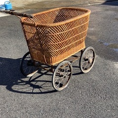 昭和レトロ 乳母車の画像