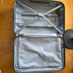 サムソナイトスーツケースの画像