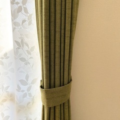 【超美品】ニトリ ドレープカーテン グリーン 遮光の画像