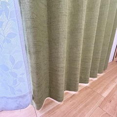 【超美品】ニトリ ドレープカーテン グリーン 遮光の画像