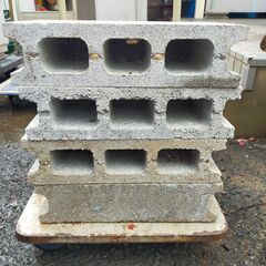 【年末年始営業のお知らせ】12月29日～1月4日までお休みとさせていただきます△ D コンクリートブロック 9点おまとめ 汚れ、欠けありの画像