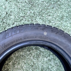 ブリヂストン BLIZZAK スタッドレスタイヤ 155/65R14の画像